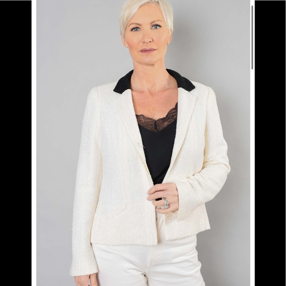 🔥sold🔥Authentic Chanel white sequin blazer-size 38 (med)* - Picture 3 of 16